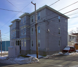 116 Lonsdale St in Fall River, MA - Foto de edificio - Building Photo