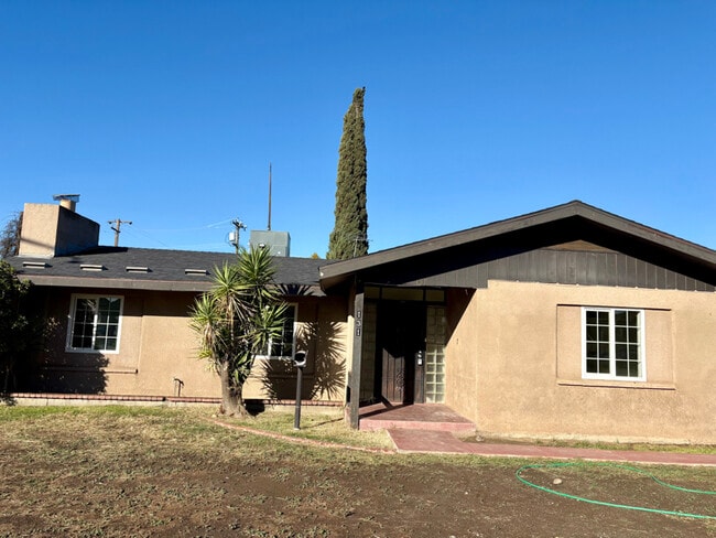 property at 131 S Lemoore Ave