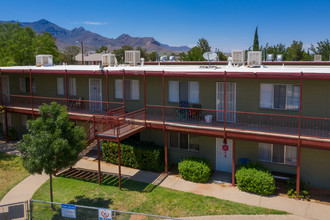 Norton Place Apartments in El Paso, TX - Building Photo - Building Photo