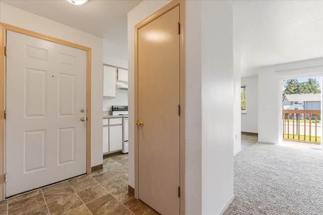 Beautiful green area Apartments in Keizer, OR - Building Photo - Building Photo