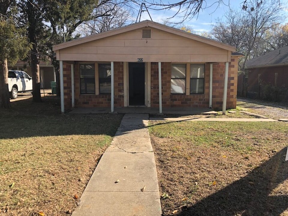 622 Rose St in Denton, TX - Building Photo