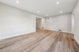1665 Maple Rd in Buffalo, NY - Building Photo - Building Photo