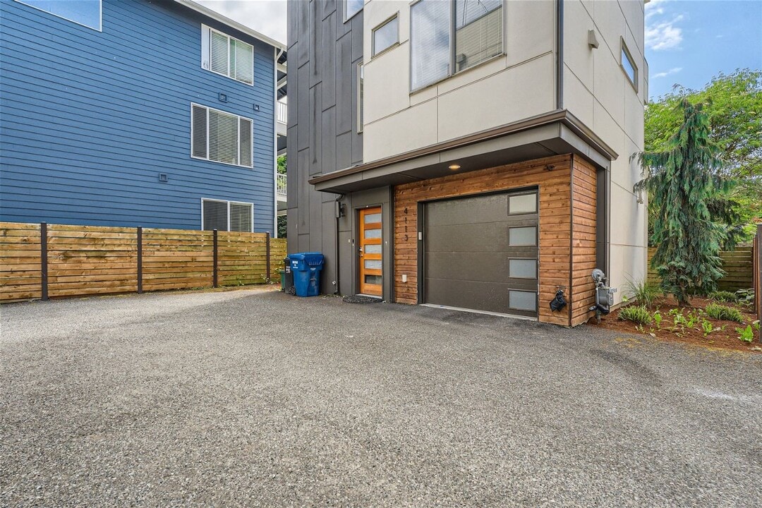 4113 Delridge Wy SW in Seattle, WA - Building Photo