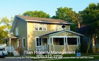 852 Central St in Oshkosh, WI - Building Photo