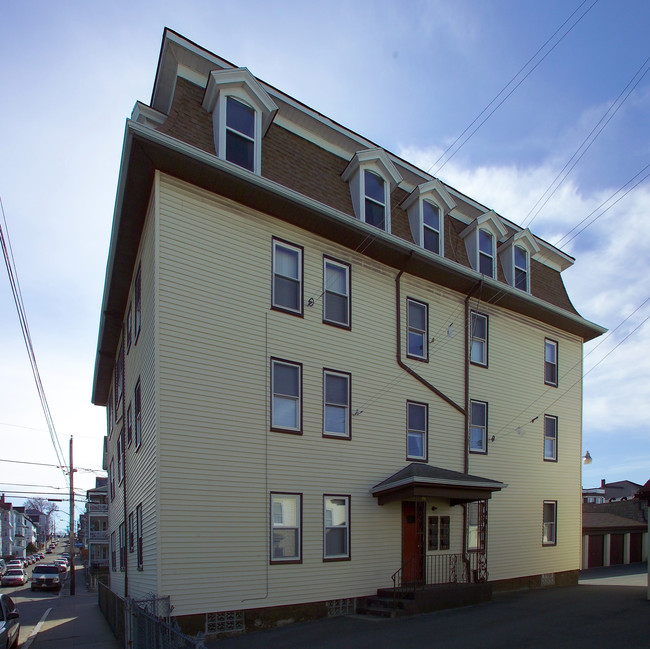 358 William in Fall River, MA - Building Photo - Building Photo