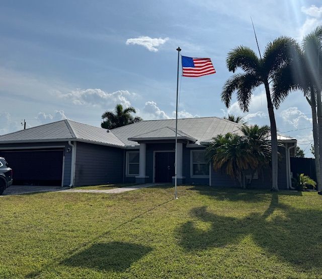 1166 SW Dorchester St in Port St. Lucie, FL - Building Photo