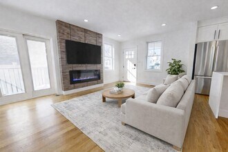 73A Trowbridge St in Belmont, MA - Building Photo - Building Photo