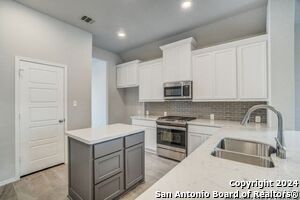 2137 Elysian Trail in San Antonio, TX - Building Photo - Building Photo