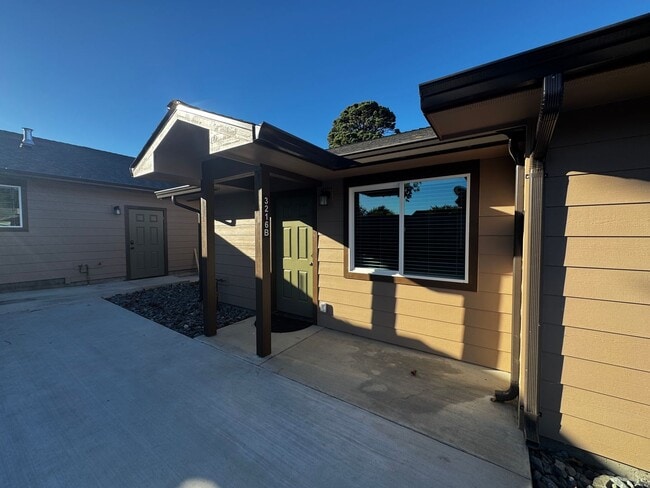 3216 California St in Eureka, CA - Foto de edificio - Building Photo