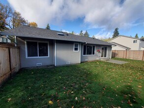 2966 Sprague St in Port Orchard, WA - Building Photo - Building Photo