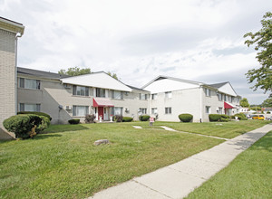 Rosewood Manor Apartments in Oak Park, MI - Building Photo - Building Photo