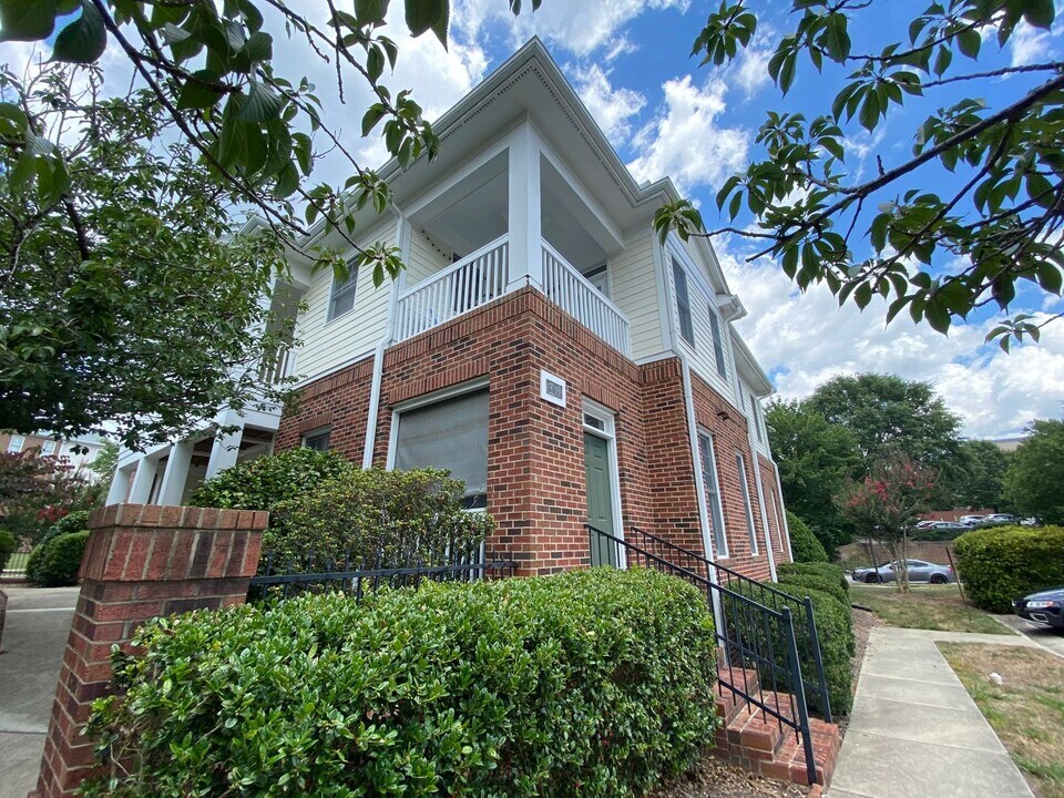 700 Copperline Dr in Chapel Hill, NC - Building Photo