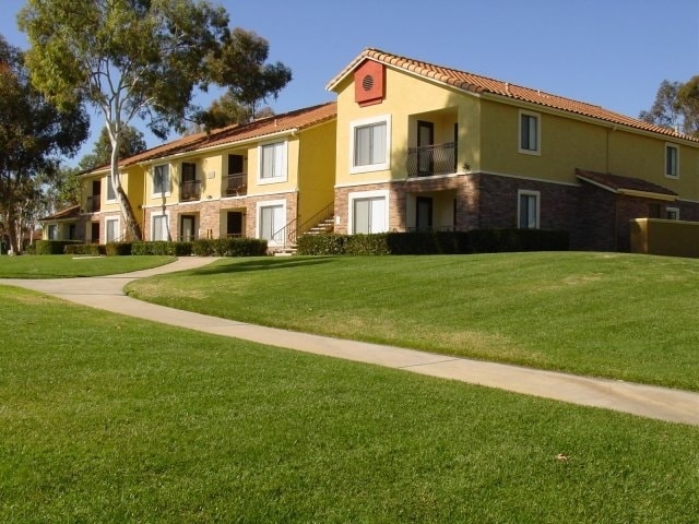 Overlook at Bernardo Heights in San Diego, CA - Building Photo - Building Photo