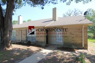 8327-8329 El Cerrito Dr in Tyler, TX - Foto de edificio - Building Photo