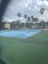 10790 N Kendall Dr in Miami, FL - Building Photo - Building Photo