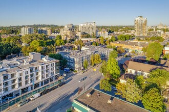 410-438 E Broadway in Vancouver, BC - Building Photo - Building Photo