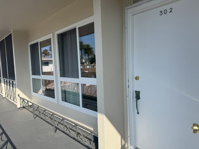 1017 2nd St, Unit 3rdF in Santa Monica, CA - Building Photo - Building Photo