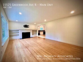 15525 Greenwood Ave N in Shoreline, WA - Building Photo - Building Photo
