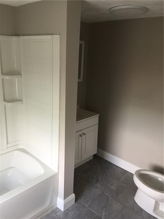 64 Lyon Ave in East Providence, RI - Building Photo - Building Photo