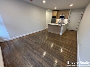 531 Beacon St, Unit 21B in Boston, MA - Foto de edificio - Building Photo