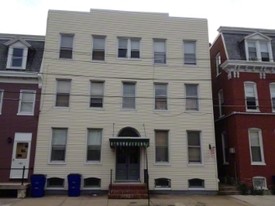 105 E Antietam St Apartamentos