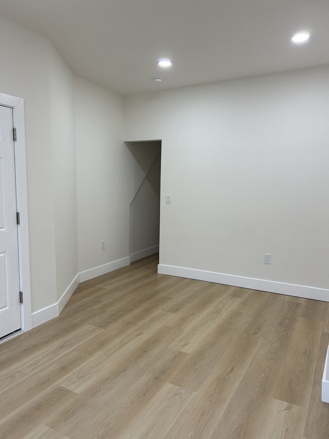 2214 S 17th St in Philadelphia, PA - Building Photo - Building Photo