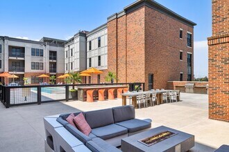 601 Meeting St in Charleston, SC - Building Photo - Building Photo