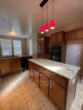 3237 Winslow St in Visalia, CA - Building Photo - Building Photo