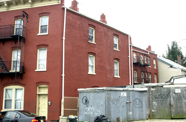 2-8 Chadwick St in Paterson, NJ - Building Photo - Building Photo