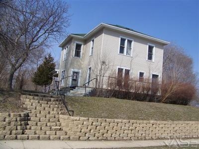 1035 North Spring St in Sioux Falls, SD - Building Photo