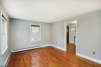 8 Ironia Rd in Flanders, NJ - Building Photo - Building Photo