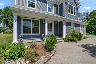 328 Brewster St in Bridgeport, CT - Building Photo - Building Photo