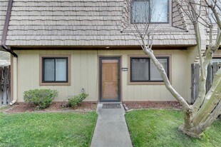 1372 Granada Ct in Newport News, VA - Building Photo