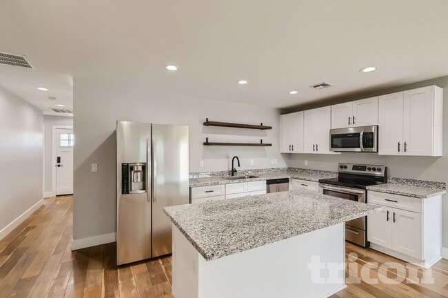 4665 S 38th Ln in Phoenix, AZ - Building Photo - Building Photo