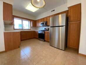 20 S Main St in Mount Prospect, IL - Building Photo - Building Photo