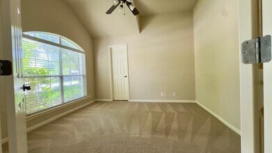 921 Dover Castle Ln in Pflugerville, TX - Building Photo - Building Photo