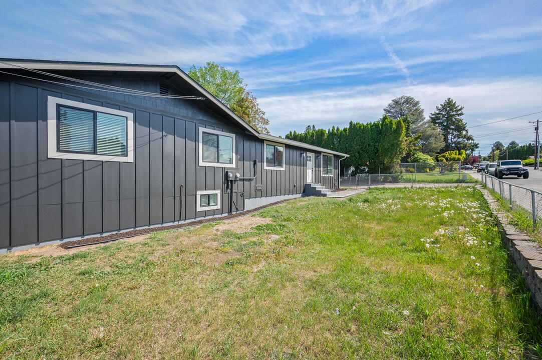 1301 Clements Cir, Unit 1301 in East Wenatchee, WA - Building Photo