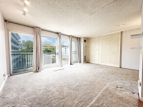 710 Lunalilo St in Honolulu, HI - Foto de edificio - Building Photo