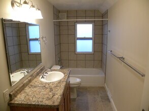 925 Vilas Ave, Unit 3 in Madison, WI - Building Photo - Building Photo