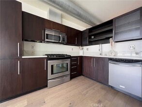 1100 S Hope St, Unit 606 in Los Angeles, CA - Building Photo - Building Photo