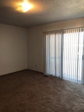 9128 Woodpark Ln NW-Unit -D in Knoxville, TN - Foto de edificio - Building Photo