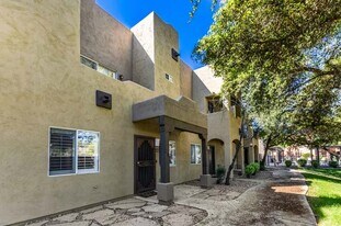 1718 W Colter St, Unit 115 in Phoenix, AZ - Building Photo