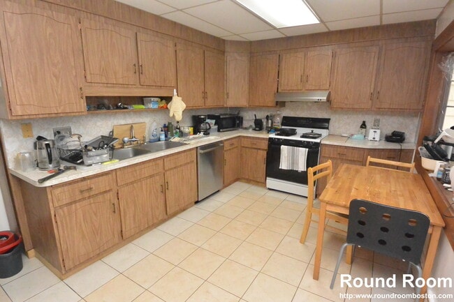 26 Mapleton St, Unit 1