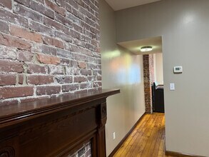 5133 Kent Way in Pittsburgh, PA - Foto de edificio - Building Photo