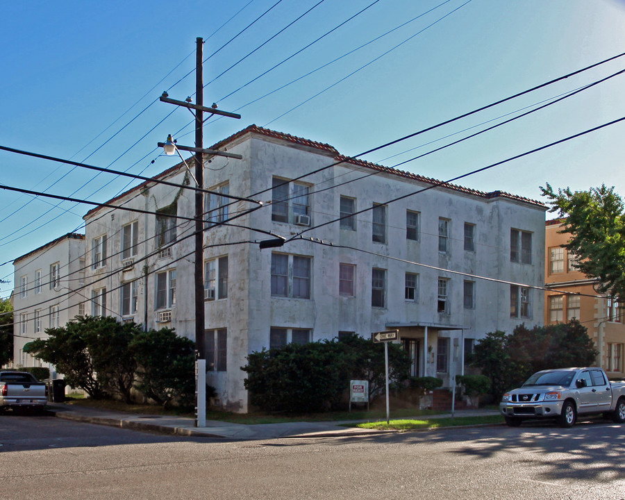 3300 Prytania St in New Orleans, LA - Building Photo