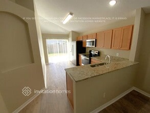 7464 Oxford Garden Cir in Apollo Beach, FL - Building Photo - Building Photo