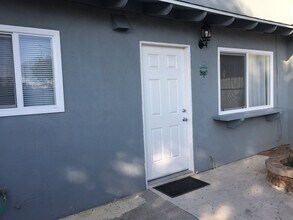 502 17th St, Unit B in Huntington Beach, CA - Foto de edificio - Building Photo