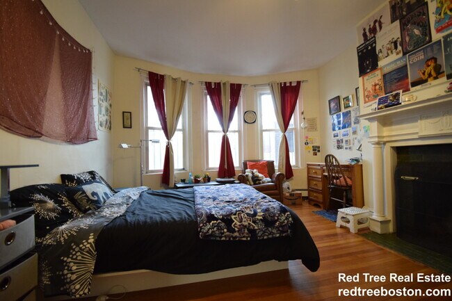 1518 Commonwealth Ave in Boston, MA - Foto de edificio - Building Photo