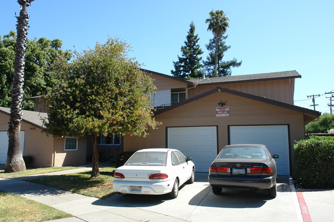 5656 Tucson Drive in San Jose, CA - Foto de edificio - Building Photo