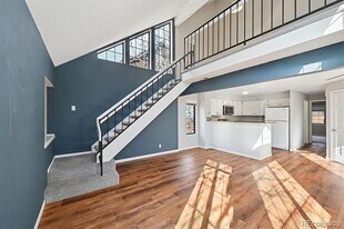 844 S Vance St in Lakewood, CO - Building Photo